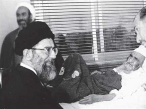 عکس کمتر دیده شده رهبر انقلاب در کنار آیت‌الله مرعشی نجفی 