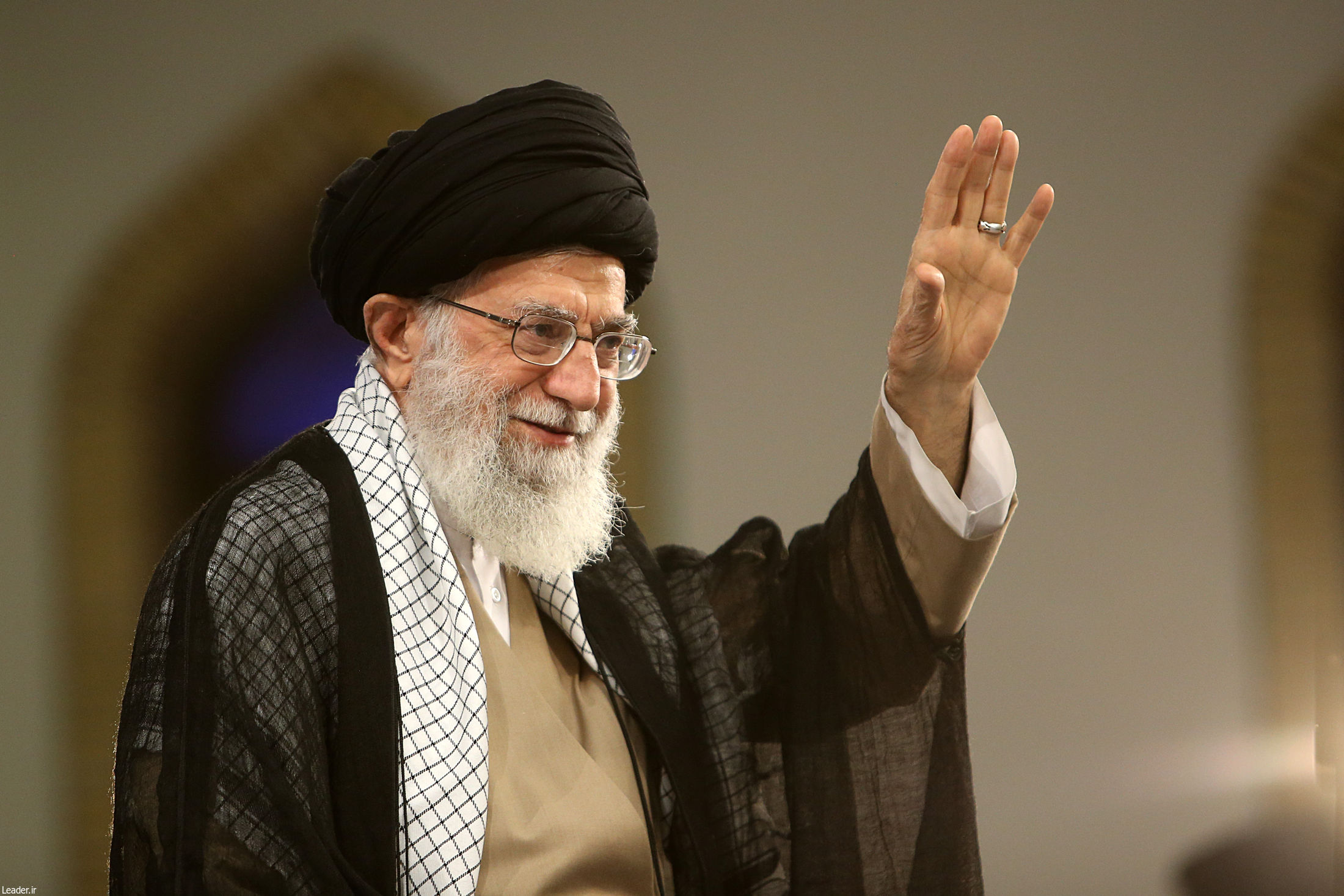 تبیین بحران‌سازی آمریکا از سوی رهبری