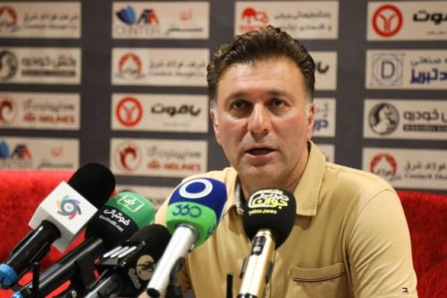 در نقل‌وانتقالات کاملا شفاف عمل کردیم