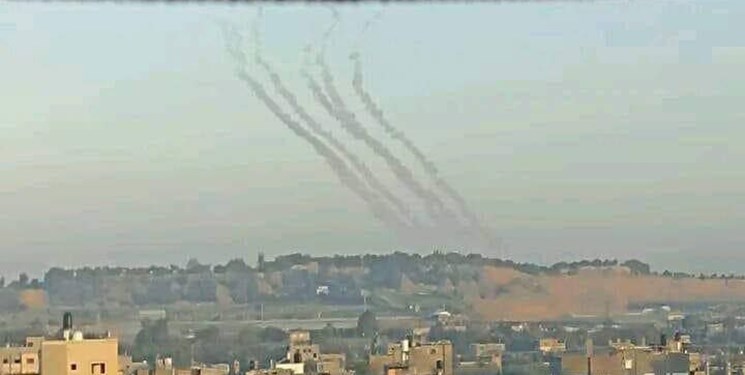 فیلم/حملات گسترده راکتی به عسقلان در فلسطین 