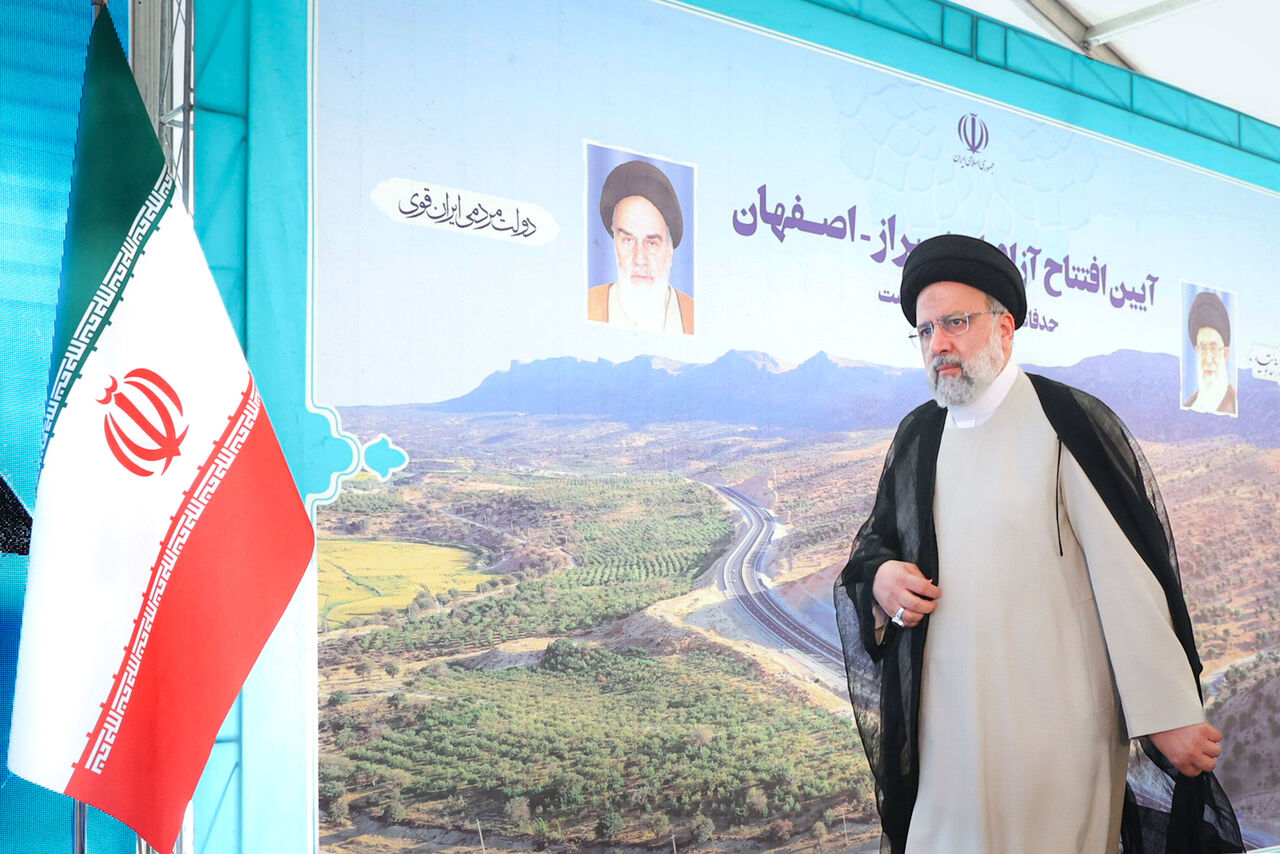 تلاش مجاهدانه برای آبادانی کشور 