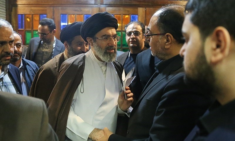 پسران رهبر انقلاب در یک مراسم ختم