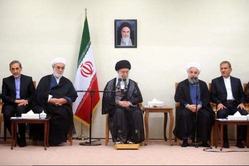 هفت اولویت و سرفصل مهم برای دولت/ نباید از حقوق‌های نجومی به آسانی عبور کرد /دولت نباید خود را سرگرم بحث‌های انتخاباتی کند