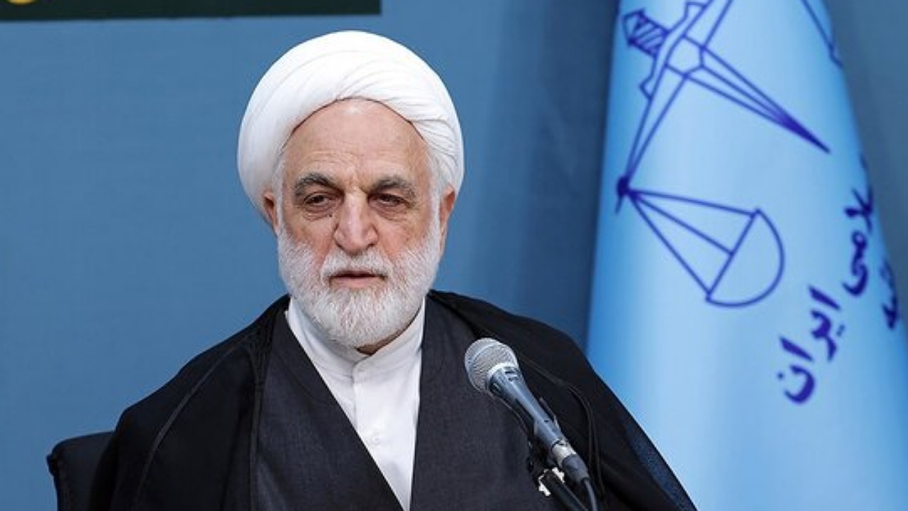 اژه ای : دانشگاه نباید یک فضای بسته باشد