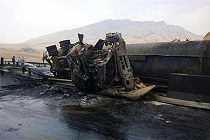 راننده یک دستگاه تریلر نفت‌کش در آتش سوخت