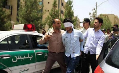 بدشانسی سارق /سقوط سارق به حیاط کلانتری 