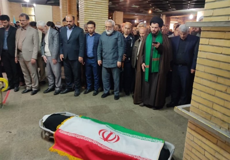  مراسم وداع با پیکر پروانه معصومی در رشت + عکس