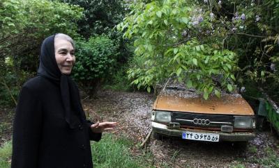 عکس/زندگی  پروانه معصومی در روستا