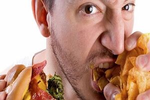  پرخوری عصبی را چگونه درمان کنیم؟