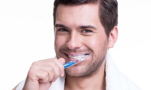 چند بار در روز مسواک بزنیم؟