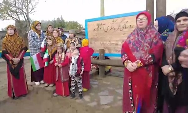  واکنش جالب رئیسی به هدیه دختر ترکمن