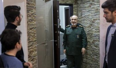 دیدار فرمانده کل سپاه با خانواده شهید عطایی+عکس