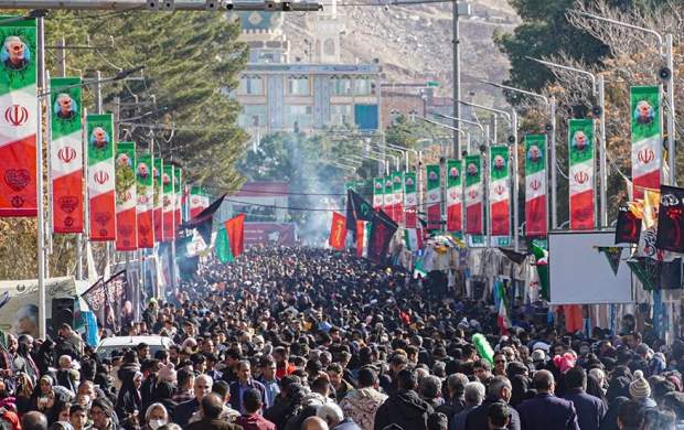 آمار صحیح شهدا ۸۴ نفر/ مصدومین ۲۸۴ نفر/ شهدای کرمان فردا تشییع می‌شوند/ هم اکنون حضور پرشور مردم در گلزار شهدای کرمان