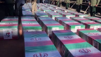 فیلم/ جای خالی شهدای دانش‌آموز کرمان در میان اشک و بغض همکلاسی‌ها