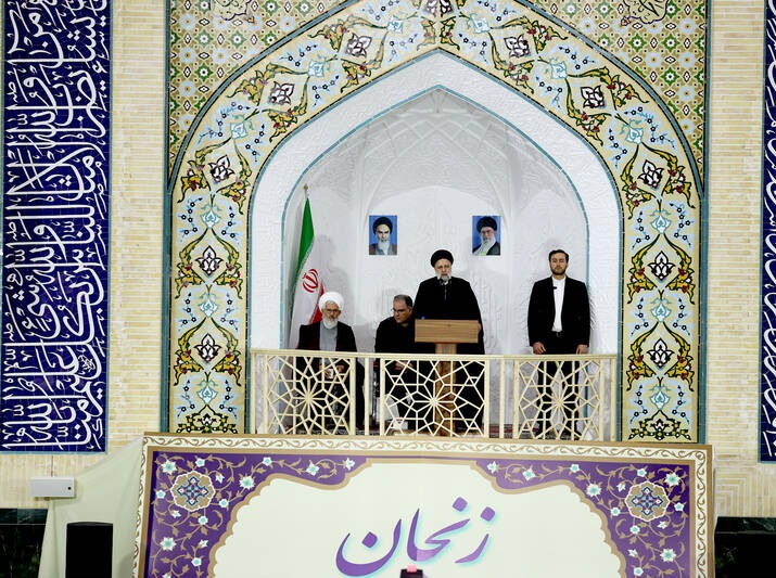 عکس/ سخنرانی رئیسی در جمع مردم زنجان