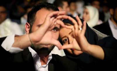 عکس/ 500 زوج جوان در برج میلاد جشن ازدواج گرفتند