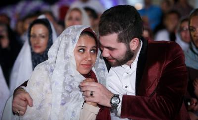 عکس/ 500 زوج جوان در برج میلاد جشن ازدواج گرفتند