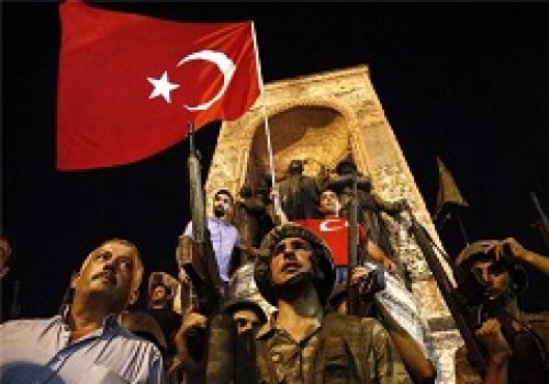 خطر سقوط دولت اردوغان عامل تنش‌زدایی ترکیه با همسایگان بود/ عوامل CIA در شب کودتای ترکیه در یک کلیسا مستقر شده بودند