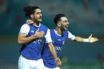 فرار مهاجم استقلالی از چنگ پرسپولیس و درویش/مدیران پرسپولیس دنبال تقویت تیم پرسپولیس هستند/پرسپولیس باید قید بازیکنان استقلال را بزند