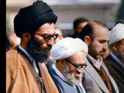 نخستین نماز جمعه به امامت آیت الله خامنه‌ای