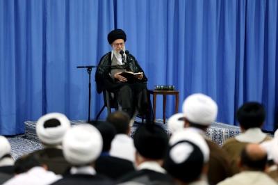عکس/ جلسه‌ی درس خارج فقه حضرت آیت‌الله خامنه‌ای در آغاز سال تحصیلی جدید حوزه‌های علمیه