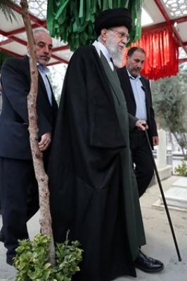 حضور رهبر انقلاب در مرقد امام و گلزار شهدای بهشت زهرا