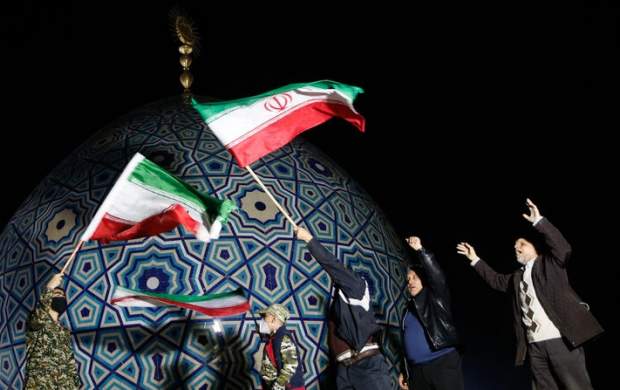 طنین الله‌اکبر در حرم مطهر امام(ره)