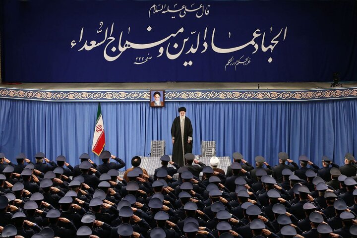 دیدار رهبر انقلاب با جمعی از فرماندهان 