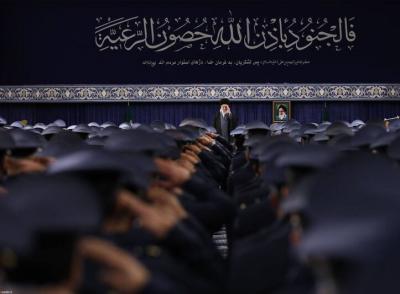 تصاویر دیدار جمعی از فرماندهان نیروی هوایی ارتش با فرمانده کل قوا
