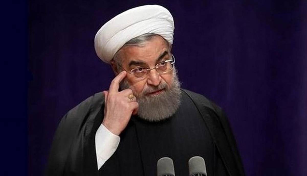  روحانی هنگام تحویل دادن قدرت شعر زمزمه می کرد؟
