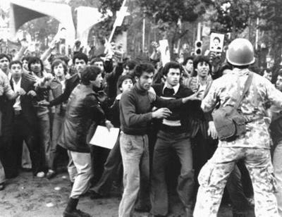 تظاهرات انقلاب ۵۷ به روایت تصویر