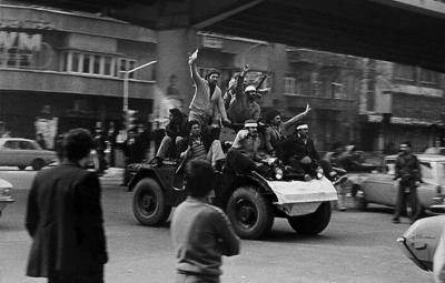 تظاهرات انقلاب ۵۷ به روایت تصویر