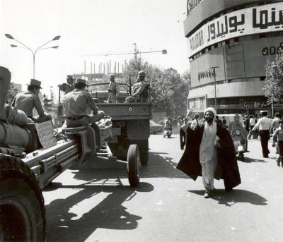 تظاهرات انقلاب ۵۷ به روایت تصویر