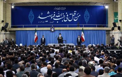 عکس/ دیدار خانواده‌های شهدای منا، مسجدالحرام و حج سال ۶۶ بارهبر انقلاب