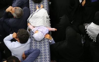 عکس/ دیدار خانواده‌های شهدای منا، مسجدالحرام و حج سال ۶۶ بارهبر انقلاب