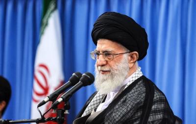 عکس/ دیدار خانواده‌های شهدای منا، مسجدالحرام و حج سال ۶۶ بارهبر انقلاب