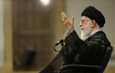 عکس/ دیدار خانواده‌های شهدای منا، مسجدالحرام و حج سال ۶۶ بارهبر انقلاب