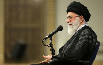 عکس/ دیدار خانواده‌های شهدای منا، مسجدالحرام و حج سال ۶۶ بارهبر انقلاب