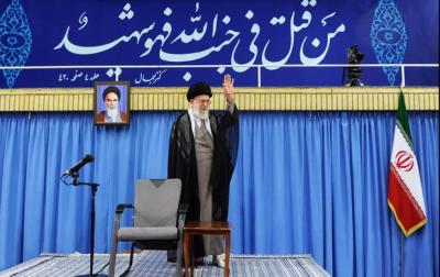 عکس/ دیدار خانواده‌های شهدای منا، مسجدالحرام و حج سال ۶۶ بارهبر انقلاب