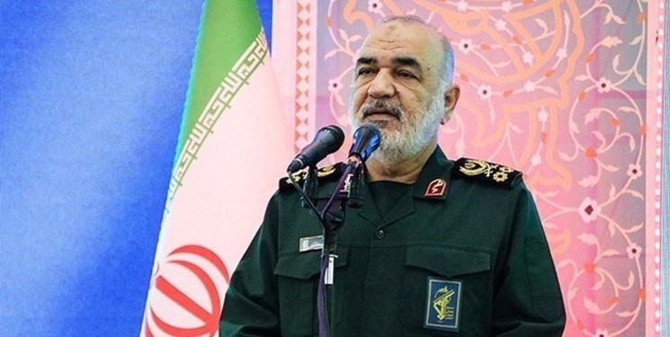  مردم در سالروز پیروزی انقلاب نشان دادند ترسی از دشمنان ندارند 
