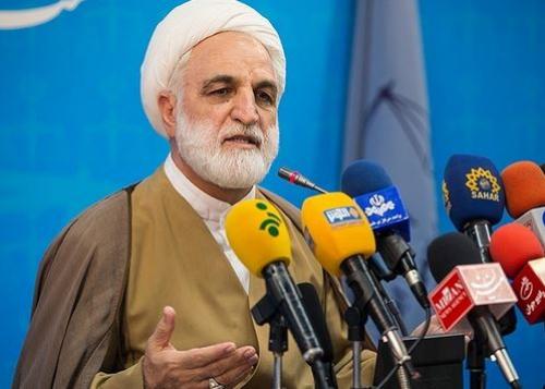 دری اصفهانی با قید وثیقه آزاد است