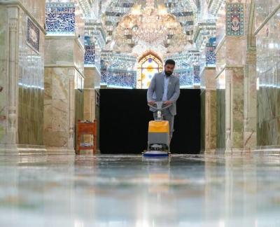 عکس/ غبارروبی حرم سامرا در آستانه ماه رمضان