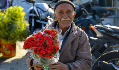 حال و هوای نوروز در بازار گل محلاتی