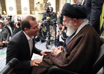 عکس/ دیدار شاعران با رهبر انقلاب
