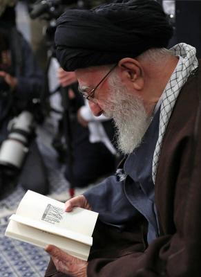 عکس/ دیدار شاعران با رهبر انقلاب