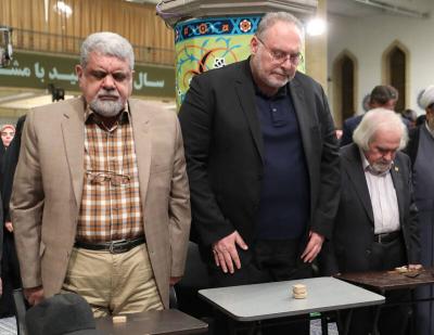 عکس/ دیدار شاعران با رهبر انقلاب