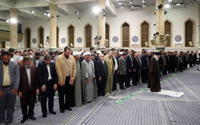 عکس/ دیدار شاعران با رهبر انقلاب