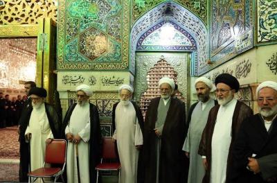 عکس/ غبارروبی ضریح مطهر حضرت علی بن موسی الرضا(ع) 