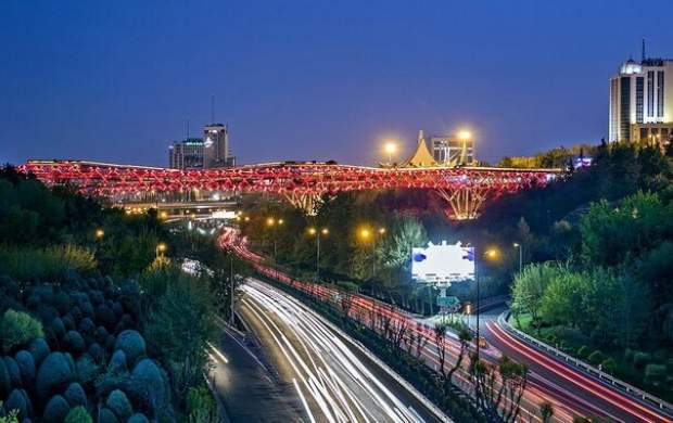 پل طبیعت قرمز می‌شود