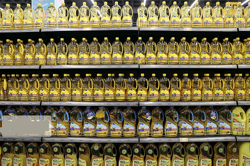 کمبودی در بازار روغن نباتی وجود ندارد